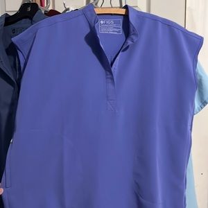 Figs Blueberry Rafaela top (S) and Zamora jogger bottom (M)